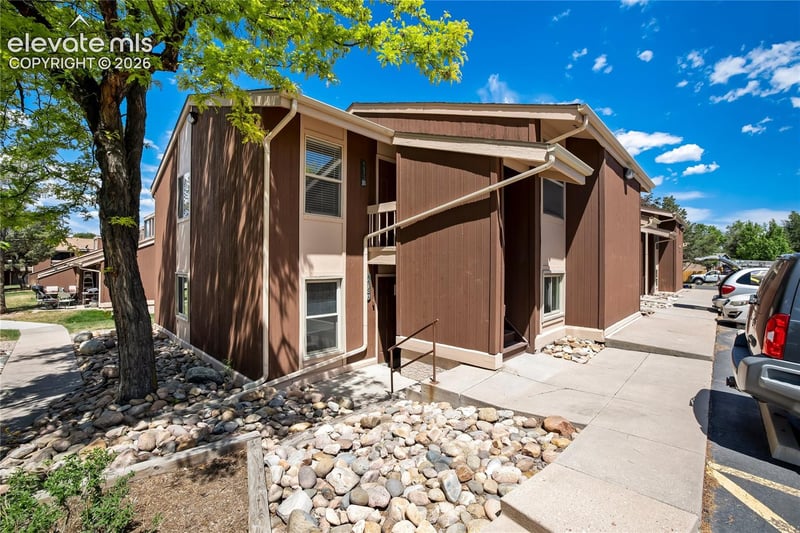4413 N Carefree Cir #B, Colorado Springs, CO 80917