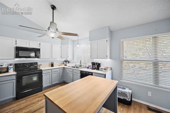 4450 Stonehaven Dr, Colorado Springs, CO 80906