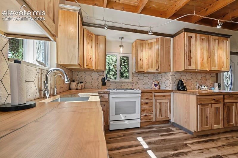 4455 Heizer St, Cascade, CO 80809