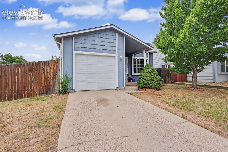 4520 Hollyridge Dr, Colorado Springs, CO 80916