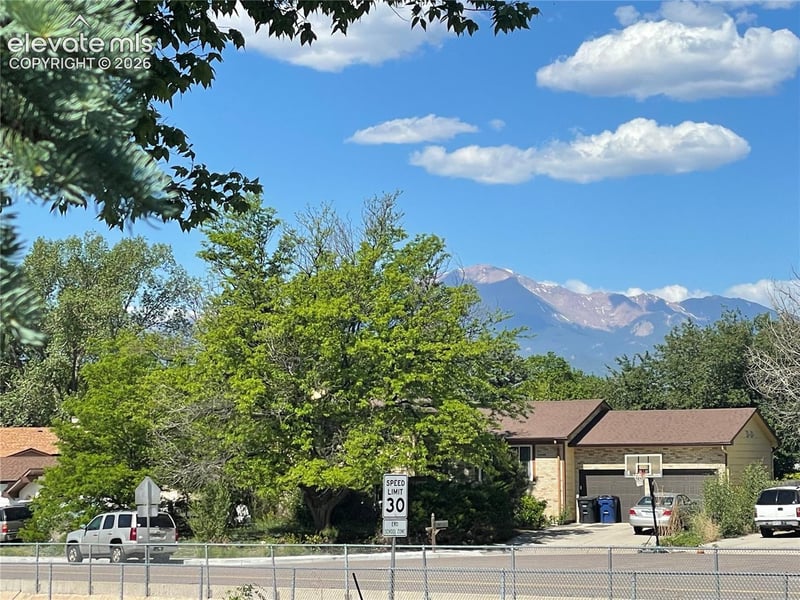 4555 Meadowland Blvd, Colorado Springs, CO 80918