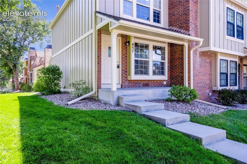457 Rolling Hills Dr, Colorado Springs, CO 80919