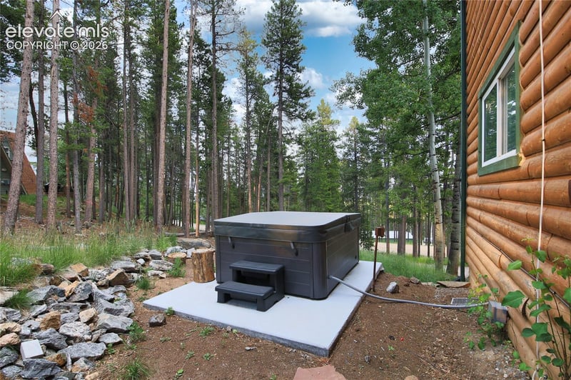 46 Apache Rd, Evergreen, CO 80439