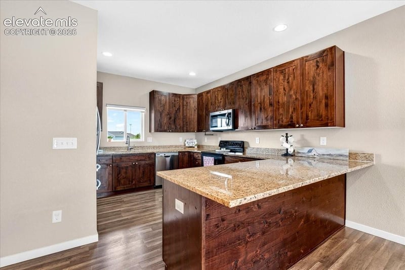 48 S 4th Ave, Deer Trail, CO 80105