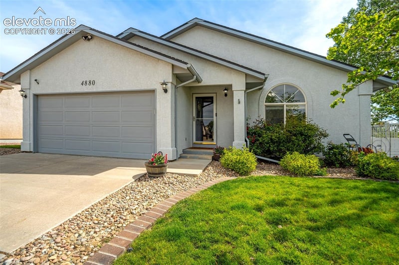 4880 Warbler Ct, Pueblo, CO 81008