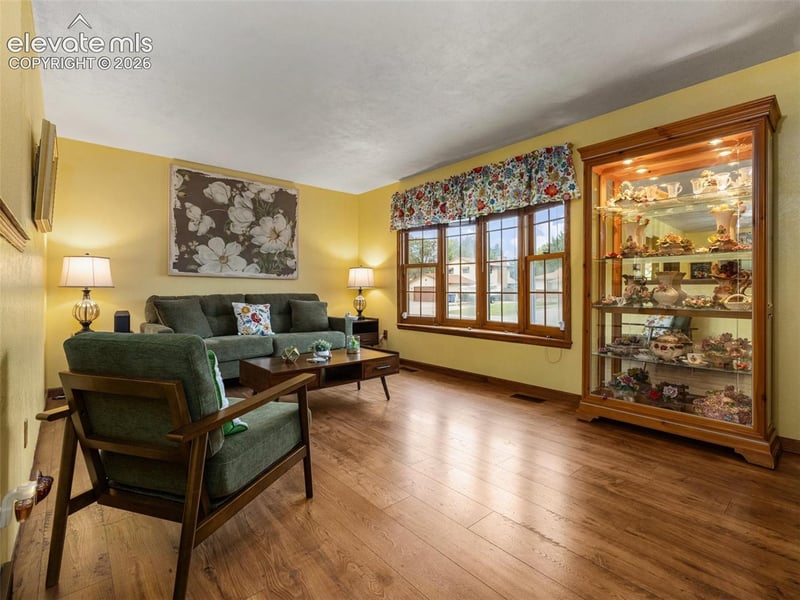 5 Chickadee Way, Pueblo, CO 81005
