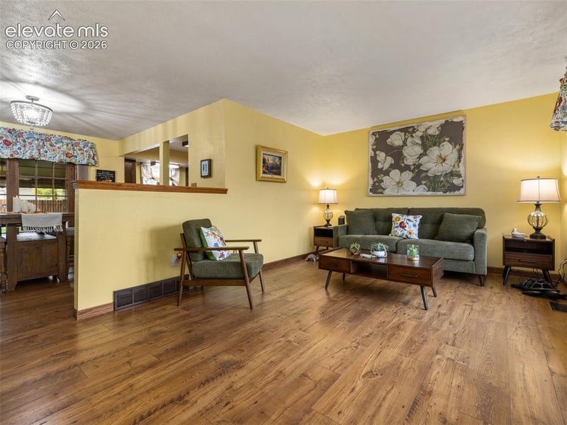 5 Chickadee Way, Pueblo, CO 81005