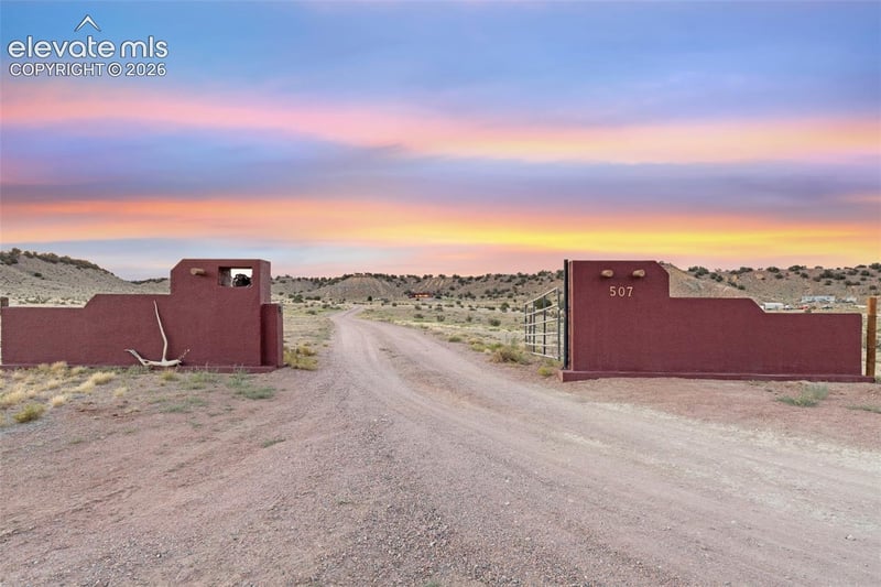507 Van Egmond Dr, Penrose, CO 81240