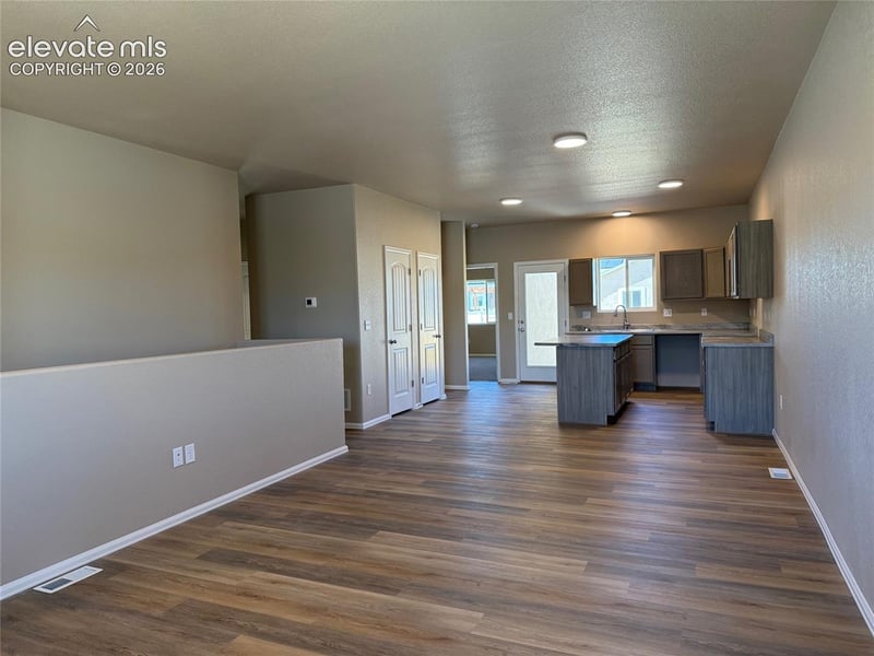 5217 Gannet Ln, Pueblo, CO 81008