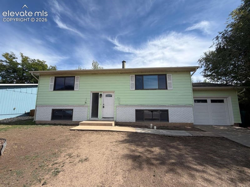522 Clearview Dr, Fountain, CO 80817