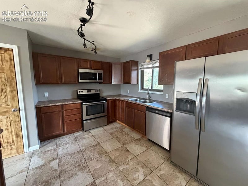 522 Clearview Dr, Fountain, CO 80817