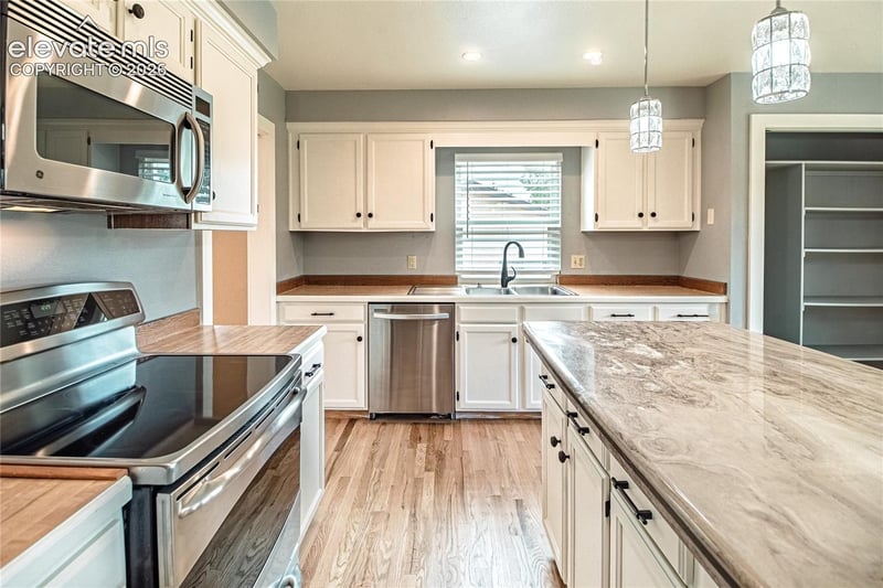 5230 Champagne Dr, Colorado Springs, CO 80919