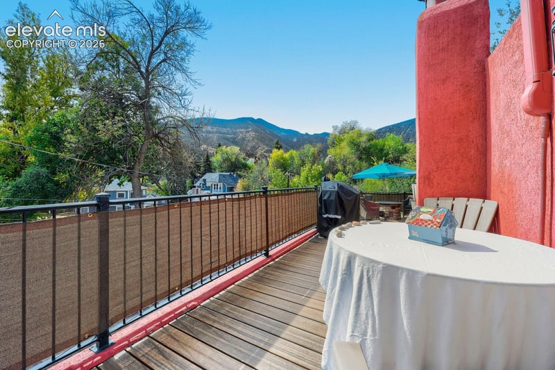 525 Canon Ave, Manitou Springs, CO 80829