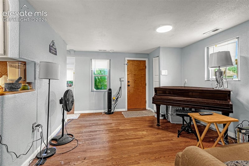 526 Bonfoy Ave, Colorado Springs, CO 80909