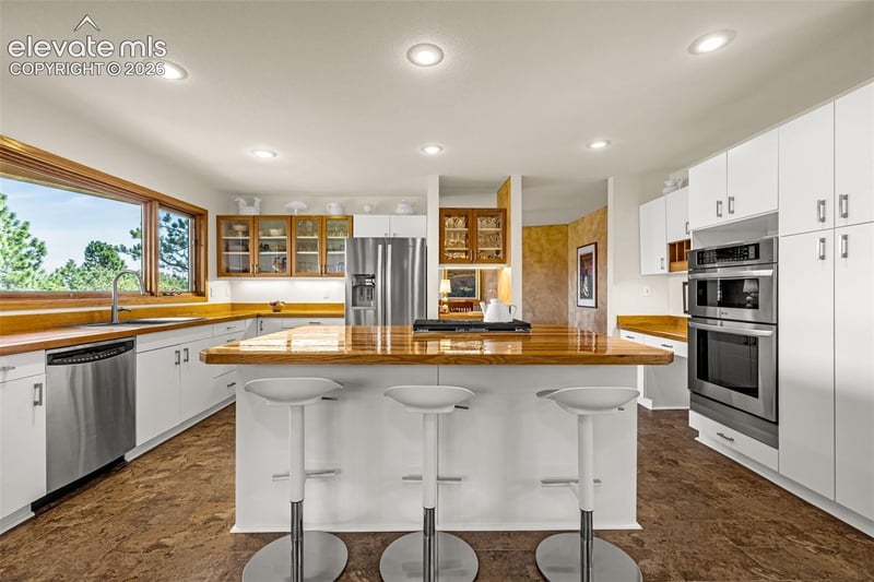 531 Crystal Hills Blvd, Manitou Springs, CO 80829