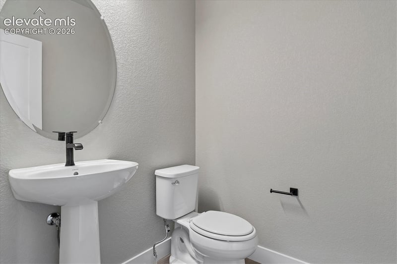 5422 Triple Tree St, Colorado Springs, CO 80925