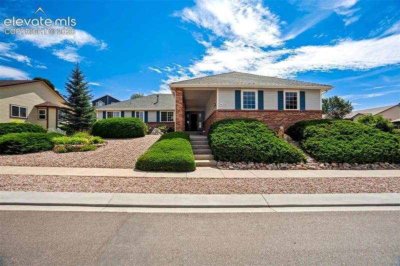 5435 Saddle Rock Rd, Colorado Springs, CO 80918