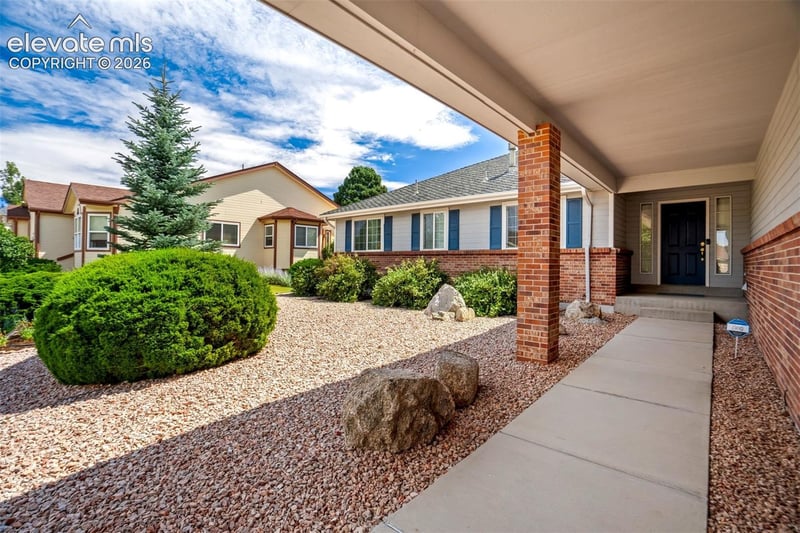 5435 Saddle Rock Rd, Colorado Springs, CO 80918