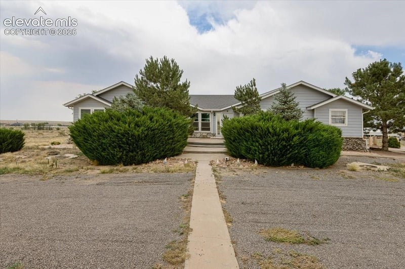 544 N Raymont Dr, Pueblo, CO 81007