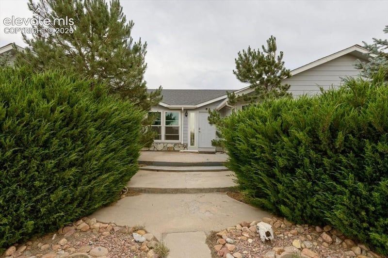 544 N Raymont Dr, Pueblo, CO 81007