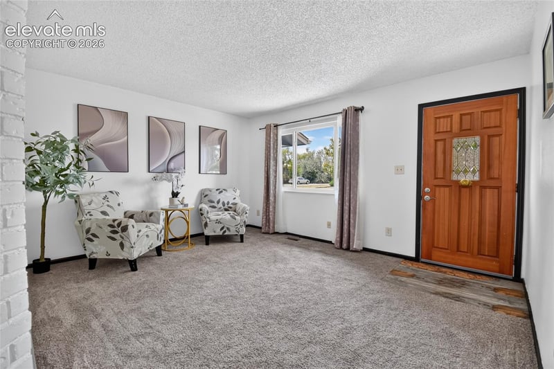 546 S Laporte Dr, Pueblo, CO 81007