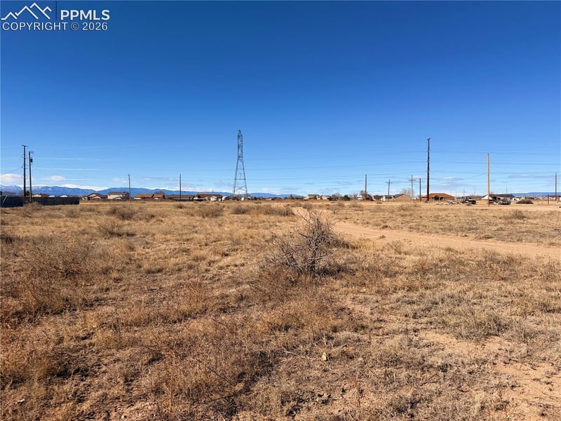 547 N Canvas Dr, Pueblo, CO 81007