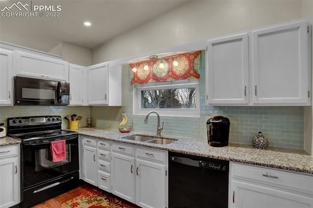 5478 Wagon Master Dr, Colorado Springs, CO 80917
