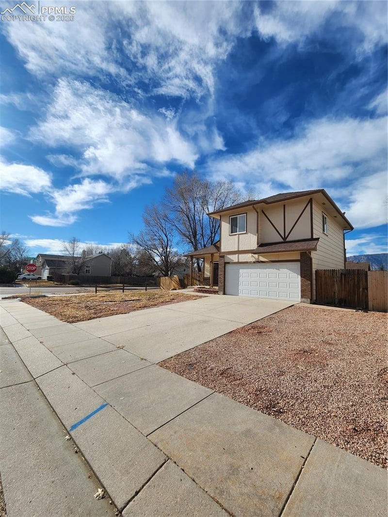 548 Lindstrom Dr, Colorado Springs, CO 80911