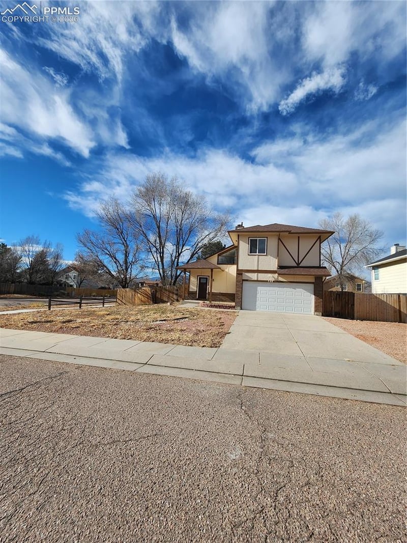 548 Lindstrom Dr, Colorado Springs, CO 80911