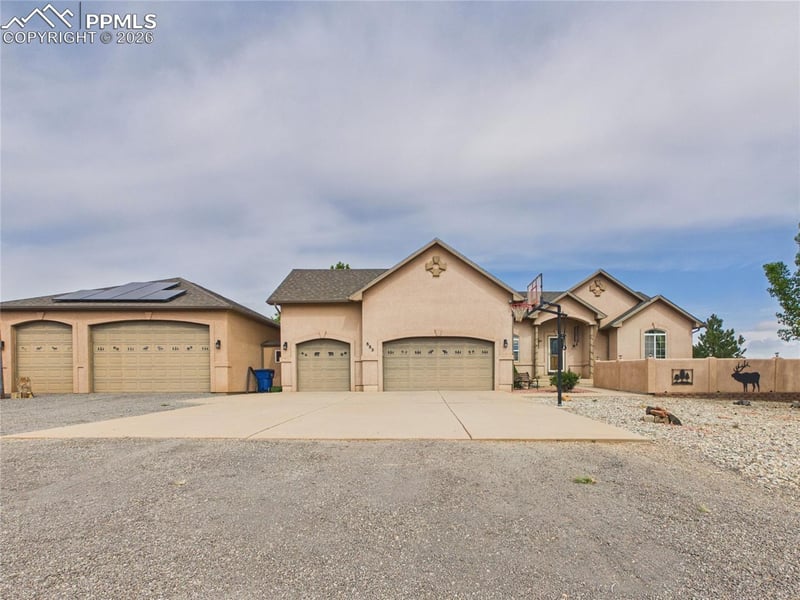 553 S Saunders Dr, Pueblo West, CO 81007
