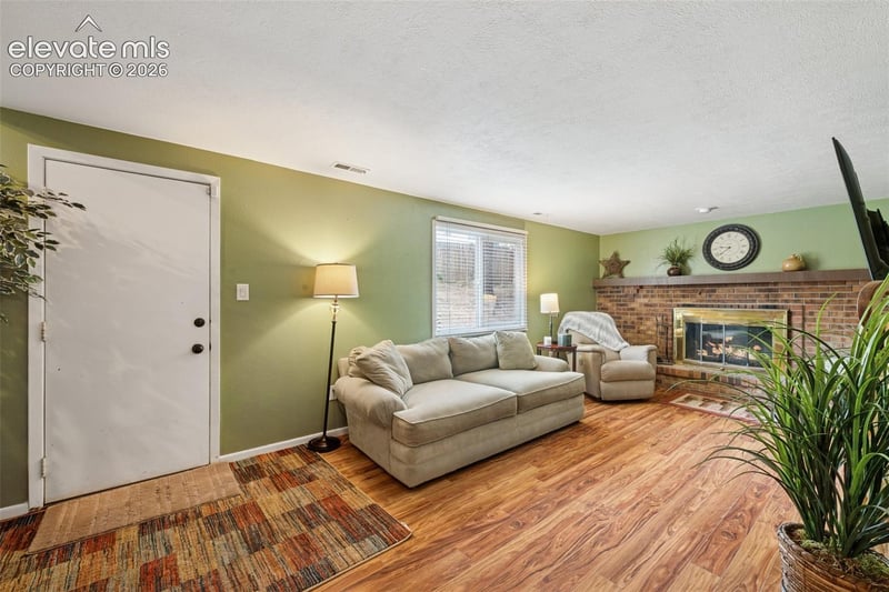 5560 Constitution Ave, Colorado Springs, CO 80915