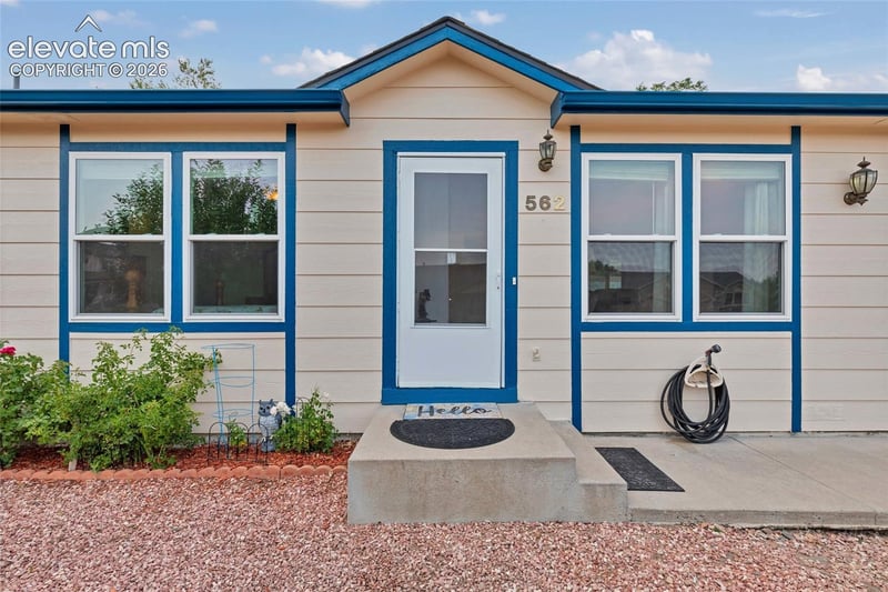 562 S Kearney Ave, Colorado Springs, CO 80906