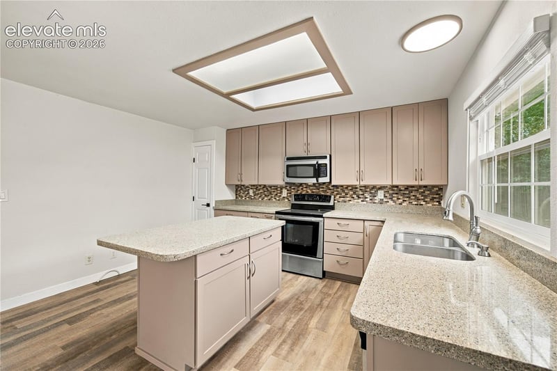 568 Silverton Ct, Colorado Springs, CO 80919