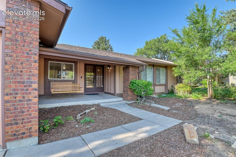 569 Red Cliff Rd, Colorado Springs, CO 80906
