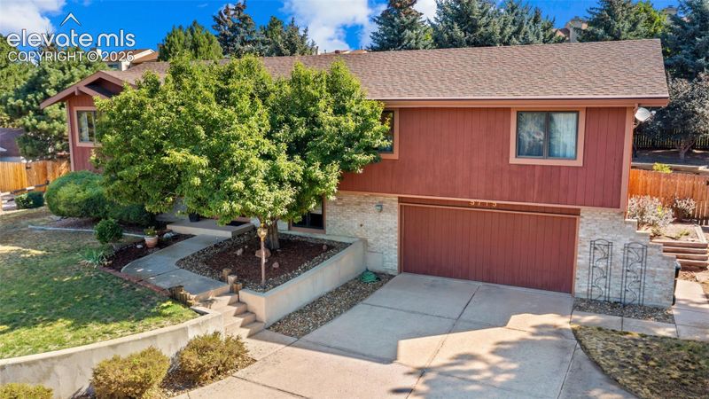 5715 Flintridge Dr, Colorado Springs, CO 80918