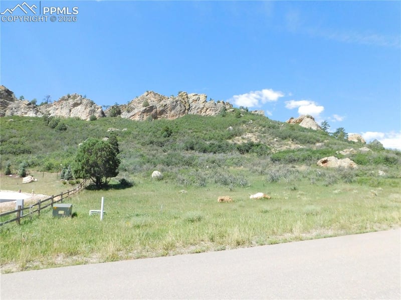 5760 Country Club Dr, Larkspur, CO 80118