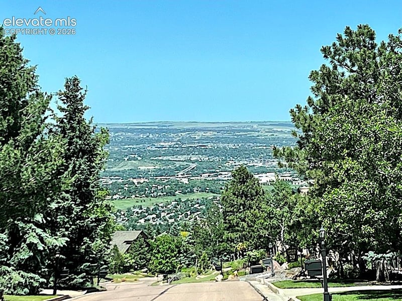 584 Silver Oak Grv, Colorado Springs, CO 80906