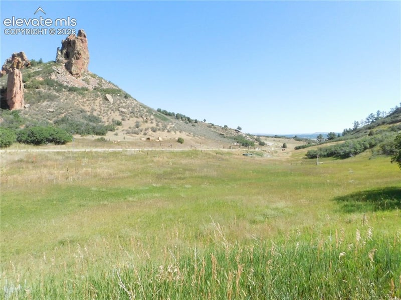 5905 Country Club Dr, Larkspur, CO 80118