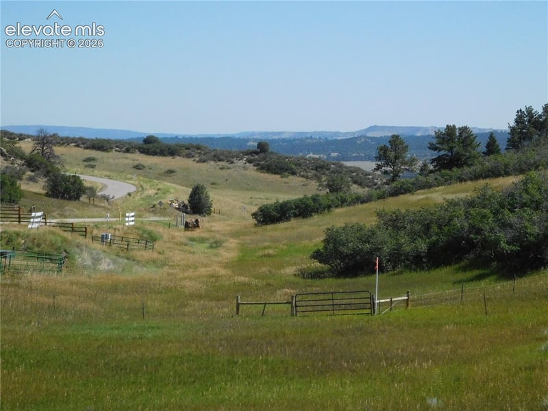 5905 Country Club Dr, Larkspur, CO 80118