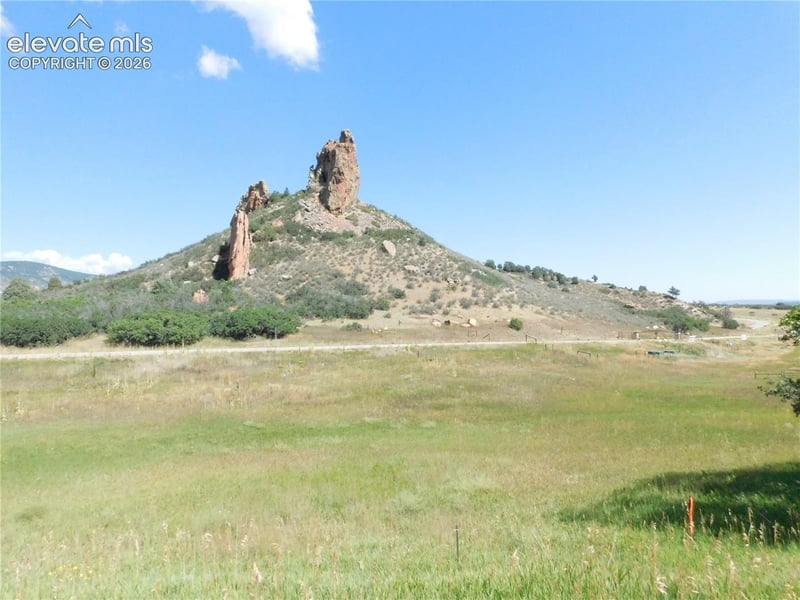 5905 Country Club Dr, Larkspur, CO 80118