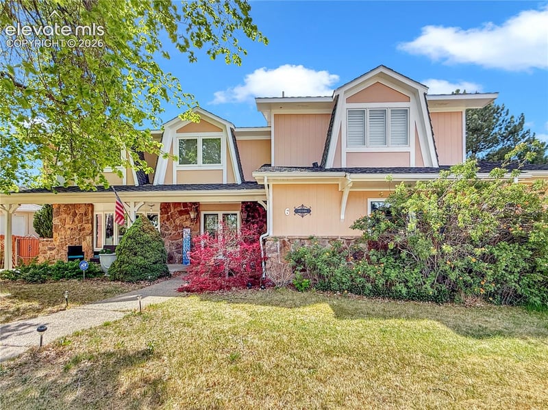 6 Hastings Dr, Pueblo, CO 81001