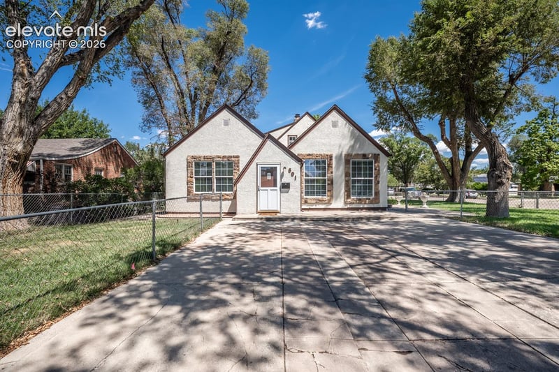 601 W Pitkin Ave, Pueblo, CO 81004