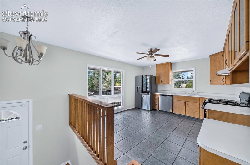 61 Louis Nelson Rd, Pueblo, CO 81001