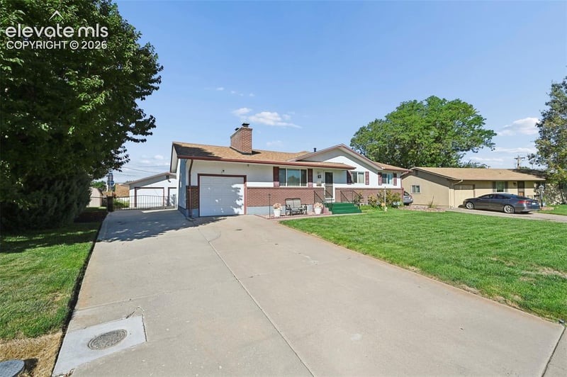 61 Radcliff Ln, Pueblo, CO 81005