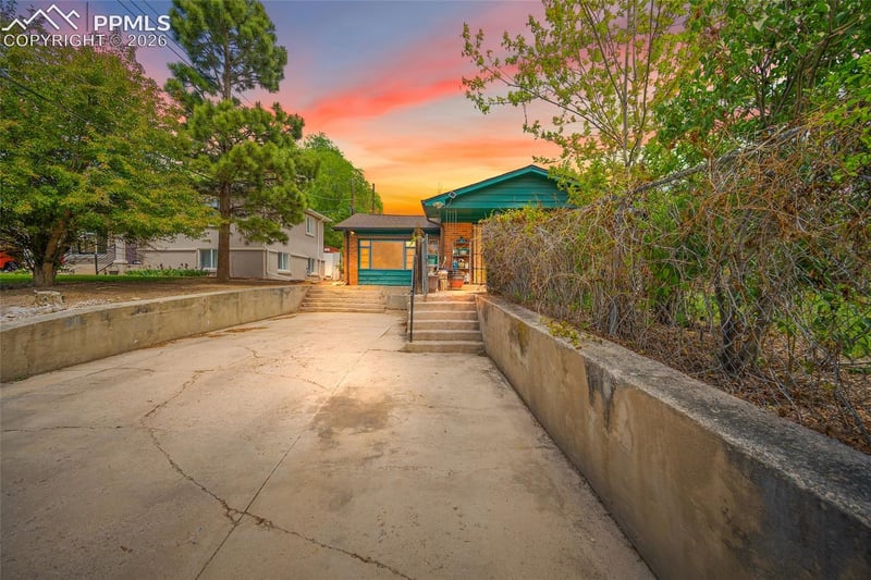 610 Hilltop Dr, Colorado Springs, CO 80905
