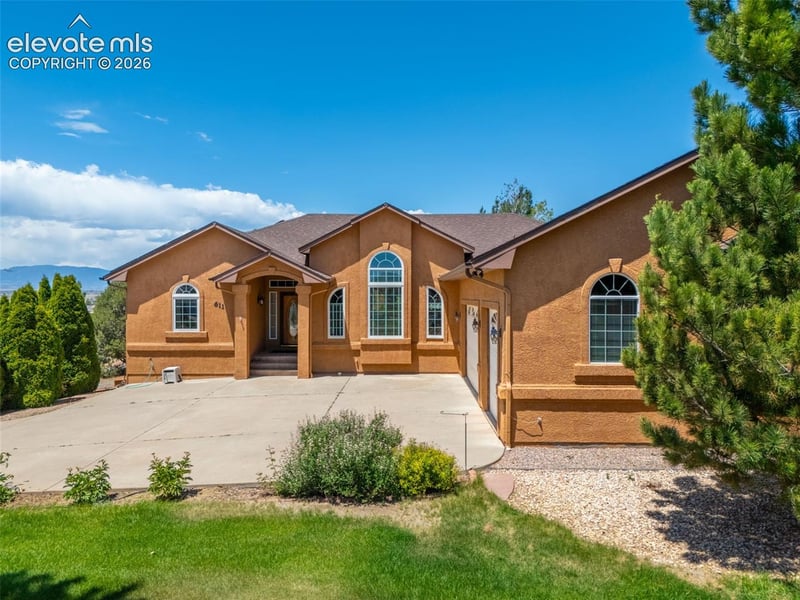 611 S Lone Cowboy Dr, Pueblo West, CO 81007