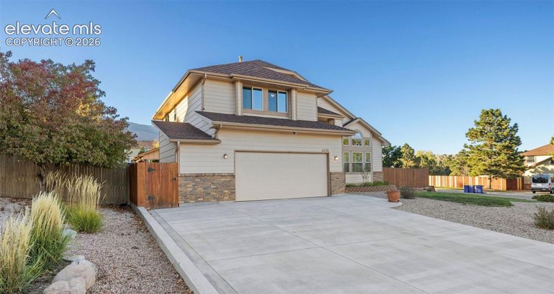 6120 Moorfield Ave, Colorado Springs, CO 80919