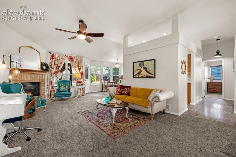 6211 Soaring Dr, Colorado Springs, CO 80918