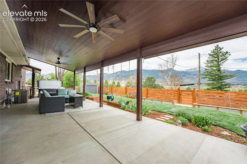 622 Pioneer Ln, Colorado Springs, CO 80904