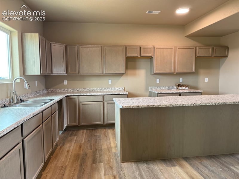 6233 Sawyer Ridge Dr, Pueblo, CO 81008